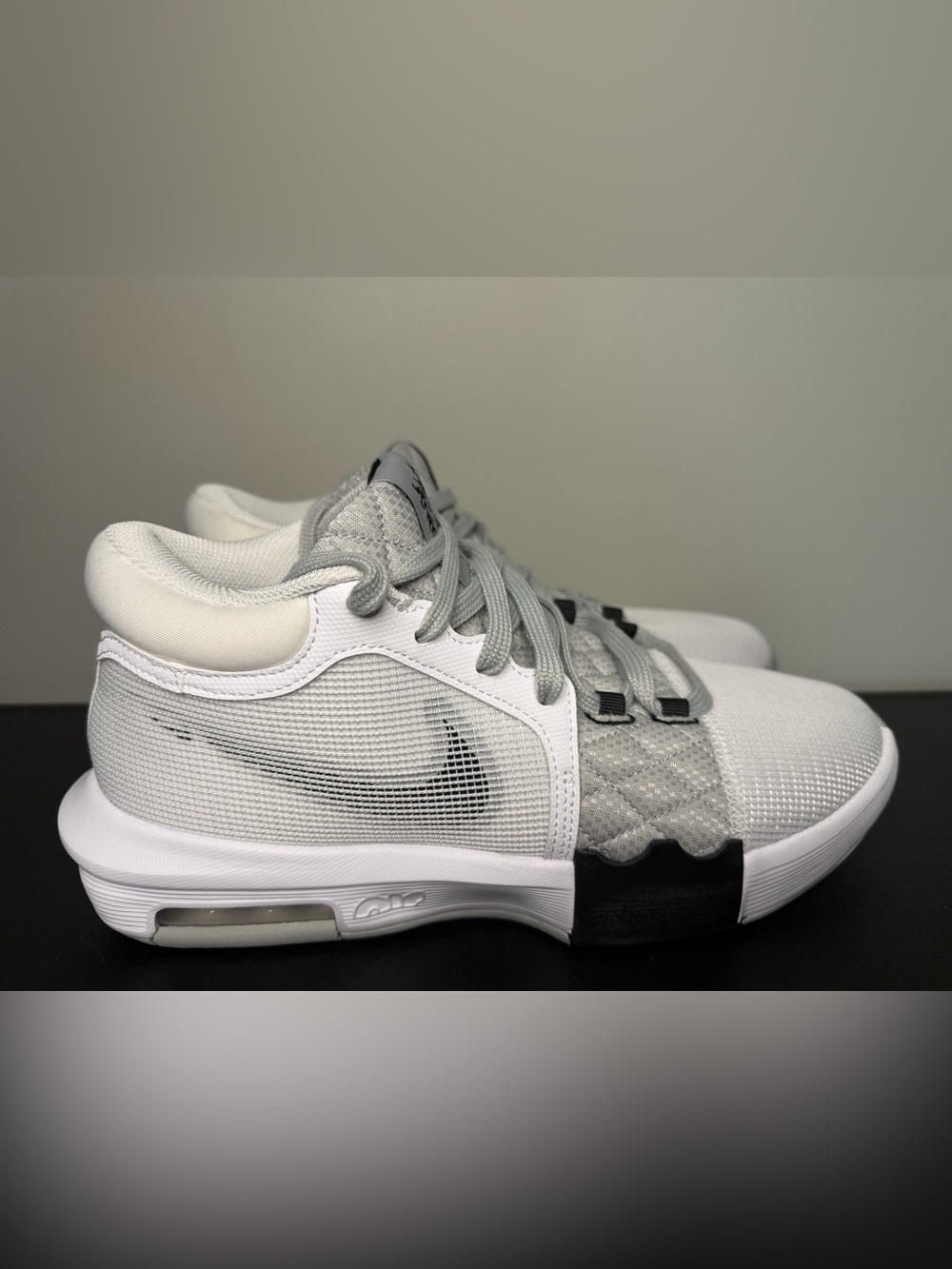 NEW Men’s, 9.5, Nike LeBron Witness 8 in the "White/Light Smoke Grey/Black"